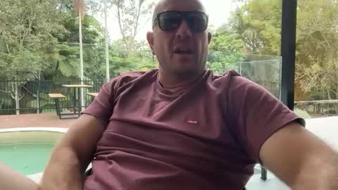 dartanian0001 online show from 15, 10, 2025