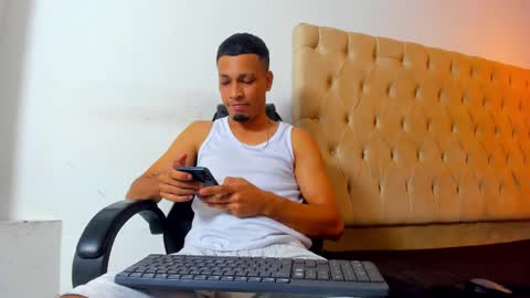 Snapshot of dave_skinnycum420 chatting on 19, 10, 2025 dave online show from 19, 10, 2025