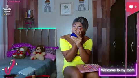 Snapshot of david778302 chatting on 12, 11, 2025 Noha online show from 12, 11, 2025