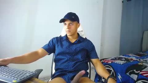 Snapshot of davisito7 chatting on 7, 12, 2024 David Angel online show from 7, 12, 2024