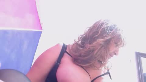 dayana online show from 24, 4, 2026