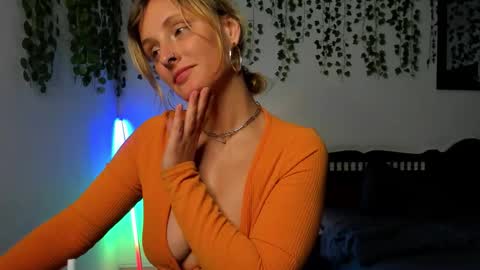 dayna_sunset online show from 16, 10, 2025