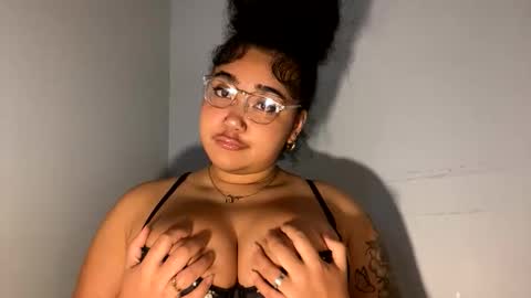 dayqueen1 online show from 17, 5, 2026