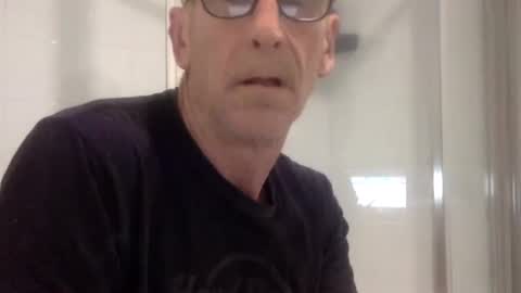 Snapshot of deanofflove221000 chatting on 19, 10, 2025 deanofflove221000 online show from 19, 10, 2025