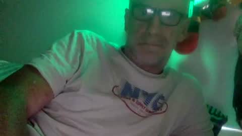 Snapshot of deanofflove221000 chatting on 28, 10, 2025 deanofflove221000 online show from 28, 10, 2025