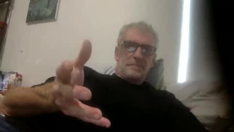 Snapshot of deanofflove221000 chatting on 25, 11, 2025 deanofflove221000 online show from 25, 11, 2025