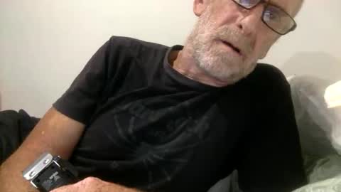 Snapshot of deanofflove221000 chatting on 17, 12, 2025 deanofflove221000 online show from 17, 12, 2025