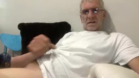 Snapshot of deanofflove221000 chatting on 24, 2, 2026 deanofflove221000 online show from 24, 2, 2026