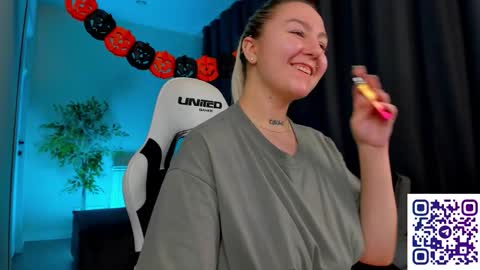 Debbie Mon Tue Fri Sun Sat GMT 3 1000am - 0400pm  online show from 31, 10, 2025