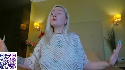 Debbie Mon Tue Fri Sun Sat GMT 3 1000am - 0400pm  online show from 7, 1, 2026