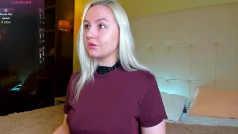 Debbie Mon Tue Fri Sun Sat GMT 3 1000am - 0400pm  online show from 26, 3, 2026