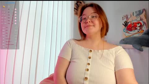 Snapshot of debbiewood chatting on 2, 2, 2025 DeboraDebbieDee online show from 2, 2, 2025