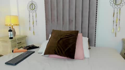 Debora online show from 6, 3, 2025