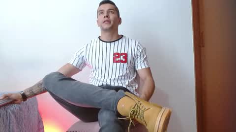 Santiago online show from 10, 3, 2025