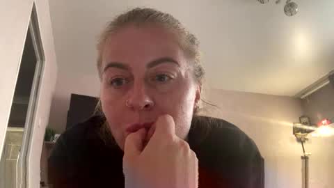 deean12 online show from 27, 3, 2026