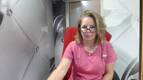 hi guys i m a cute milf i m here for good time and nice people pls be respectfool and enjoy me online show from 18, 11, 2025