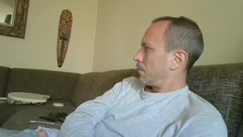 Snapshot of degrandis chatting on 5, 10, 2025 Luka Magic online show from 5, 10, 2025