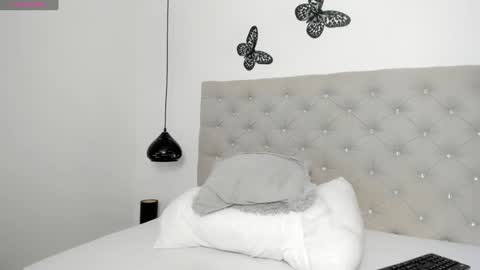 Snapshot of dei_v_48 chatting on 28, 1, 2025 DEIVY online show from 28, 1, 2025