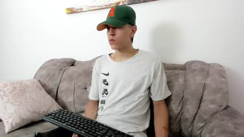 Snapshot of dei_v_48 chatting on 26, 2, 2025 DEIVY online show from 26, 2, 2025