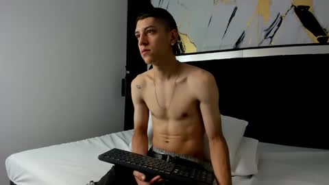 Snapshot of dei_v_48 chatting on 7, 3, 2025 DEIVY online show from 7, 3, 2025