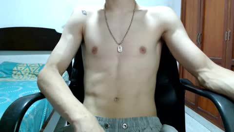 Snapshot of dei_v_48 chatting on 21, 10, 2025 DEIVY online show from 21, 10, 2025