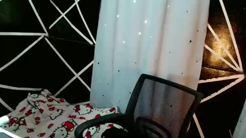 delicious_cum_girlxx online show from 17, 9, 2025