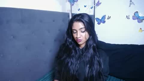 Delilah Blaze online show from 17, 12, 2025