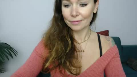Snapshot of delilah_sweet chatting on 5, 12, 2024 delilah_sweet online show from 5, 12, 2024