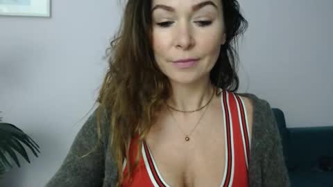 Snapshot of delilah_sweet chatting on 4, 2, 2025 delilah_sweet online show from 4, 2, 2025