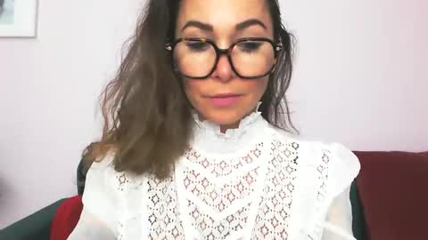 Snapshot of delilah_sweet chatting on 15, 9, 2025 delilah_sweet online show from 15, 9, 2025