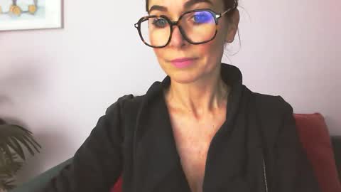 Snapshot of delilah_sweet chatting on 20, 10, 2025 delilah_sweet online show from 20, 10, 2025