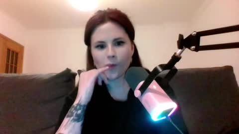 dellacrush_ online show from 2, 3, 2025