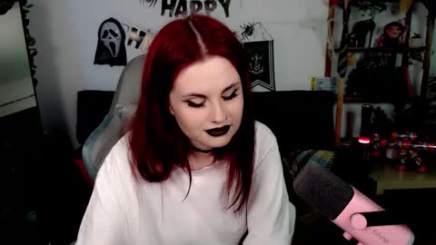 dellacrush_ online show from 1, 11, 2025