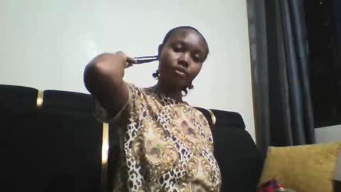 dellarine517299 online show from 10, 10, 2025