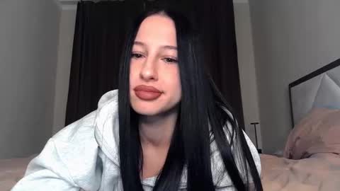 delly_love online show from 5, 10, 2025