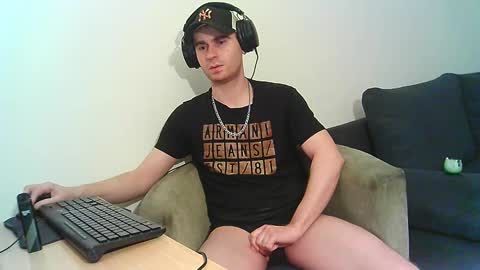 Snapshot of demoverzze chatting on 17, 1, 2025 Dominik online show from 17, 1, 2025