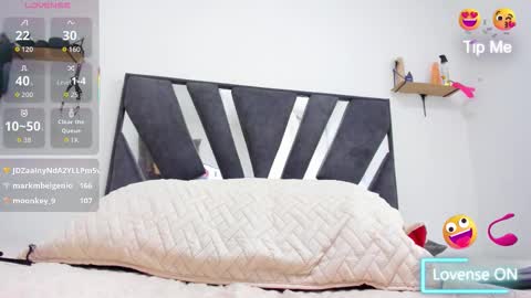 Snapshot of demy_rhoades chatting on 8, 11, 2025 Demy online show from 8, 11, 2025