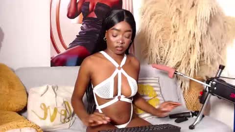 Snapshot of deniisswet chatting on 25, 10, 2025   online show from 25, 10, 2025