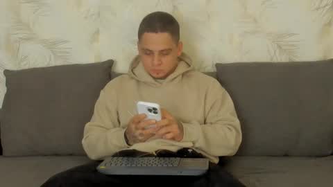 Snapshot of dennis_munera chatting on 3, 1, 2025 dennis munera online show from 3, 1, 2025