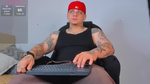 Snapshot of dennis_munera chatting on 1, 10, 2025 dennis munera online show from 1, 10, 2025