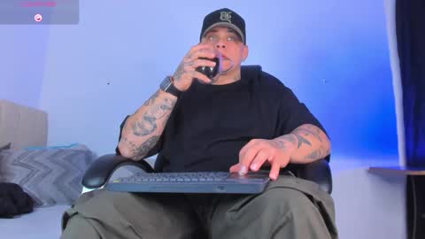 Snapshot of dennis_munera chatting on 17, 10, 2025 dennis munera online show from 17, 10, 2025