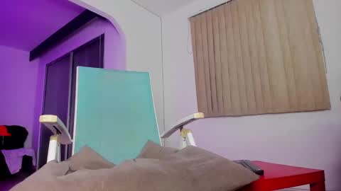 dereckhardd online show from 8, 3, 2025