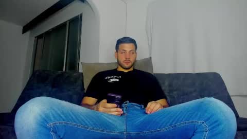 Snapshot of dereckhardd chatting on 1, 5, 2026 dereckhardd online show from 1, 5, 2026