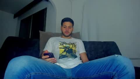 Snapshot of dereckhardd chatting on 3, 5, 2026 dereckhardd online show from 3, 5, 2026