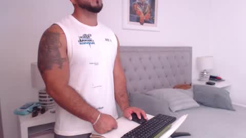 Snapshot of derek_group chatting on 23, 2, 2026 Derek online show from 23, 2, 2026