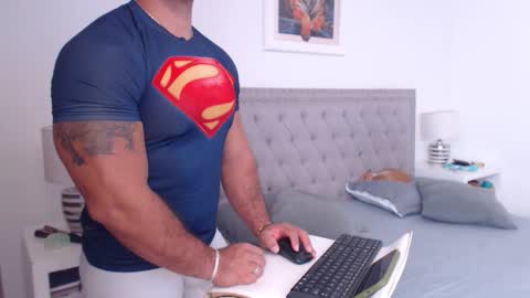 Snapshot of derek_group chatting on 9, 3, 2026 Derek online show from 9, 3, 2026