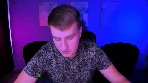 derek_hawk_ online show from 4, 12, 2025