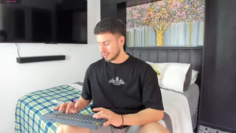 Derek Hussain online show from 23, 1, 2025