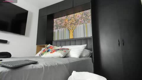 Derek Hussain online show from 27, 2, 2025