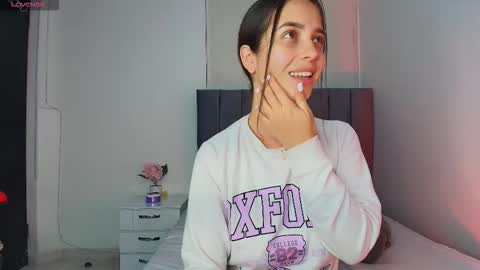 Snapshot of derly_cuervo703031 chatting on 27, 10, 2025 derly_cuervo703031 online show from 27, 10, 2025